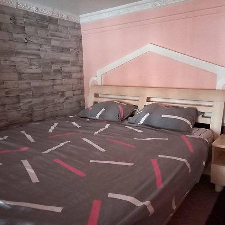 Площа Старий Ринок З Балконом Lviv Exterior foto